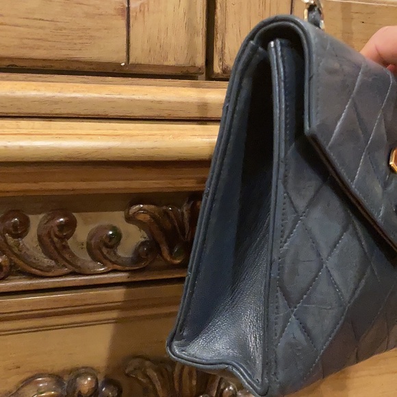 Chanel Vintage 80's 24kt  Blue Quilted Lambskin Envelope Flap Crossbody Bag - Picture 6 of 16